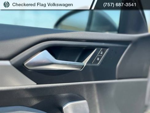 Used 2025 Volkswagen Jetta SE FWD image 14