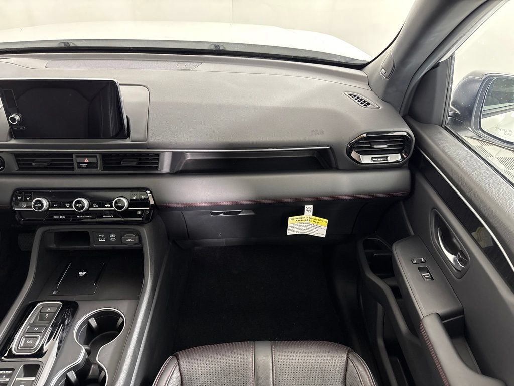 Certified 2025 Honda Pilot Black Edition image 21