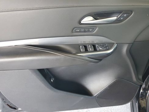 Used 2025 Cadillac XT4 Premium Luxury FWD image 15