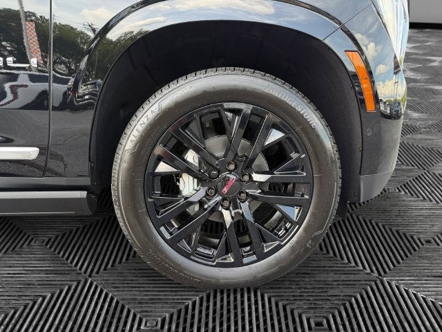New 2026 GMC Yukon Denali w/ Sun & Power Step Package AWD/4WD image 9