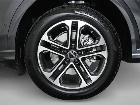 Certified 2025 Audi Q5 Premium w/ Convenience Package AWD/4WD image 25