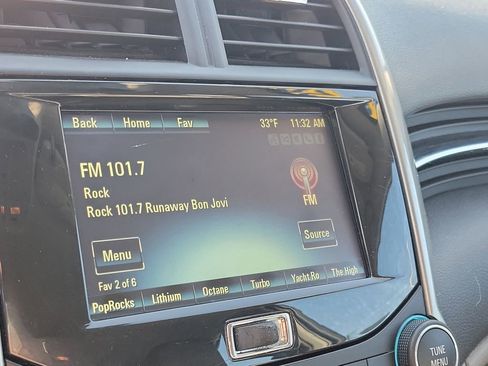 Used 2014 Chevrolet Malibu LT image 24