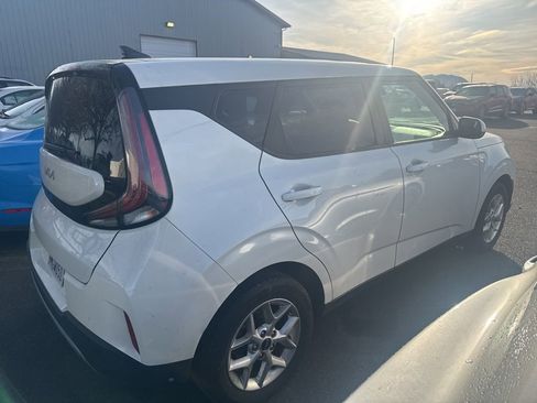 Used 2024 Kia Soul LX w/ Option Group 015 image 3