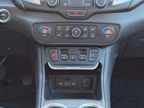 Used 2021 GMC Terrain SLT w/ Elevation Edition FWD image 19