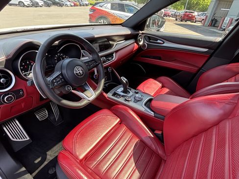 Used 2021 Alfa Romeo Stelvio Ti Sport AWD/4WD image 19