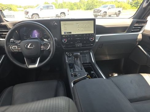 Used 2024 Lexus GX 550 w/ Accessory Package (2T) AWD/4WD image 6