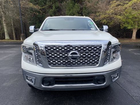 Used 2019 Nissan Titan SL w/ Chrome Package image 3