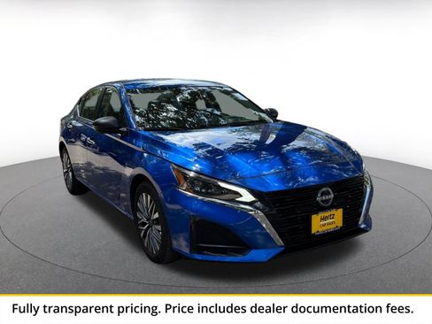 Used 2025 Nissan Altima 2.5 SV FWD image 1