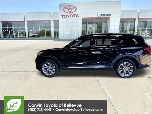 Used 2022 Ford Explorer Limited image 3