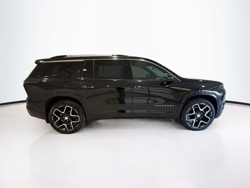 Used 2026 Chevrolet Traverse High Country w/ LPO, Floor Liner Package AWD/4WD image 8