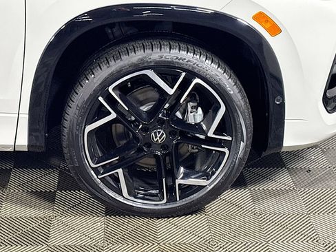 New 2026 Volkswagen Tiguan SEL R-Line image 24