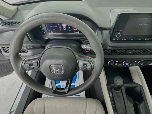 Used 2023 Honda Accord LX image 12