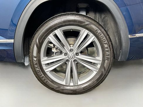 Used 2018 Volkswagen Atlas SEL w/ R-Line Package AWD/4WD image 32