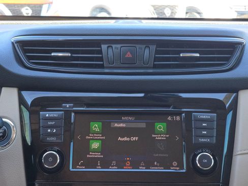 Used 2019 Nissan Rogue SV w/ Premium Package image 16