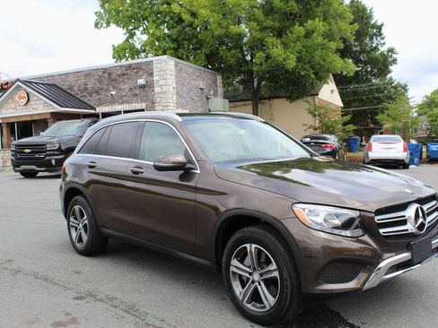 Used 2016 Mercedes-Benz GLC 300 4MATIC image 3