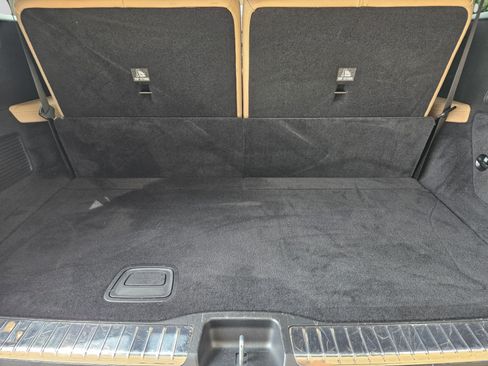 Used 2024 Mercedes-Benz GLS 450 4MATIC image 31