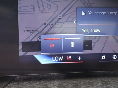 Used 2025 BMW 330i Sedan w/ M Sport Package RWD image 8