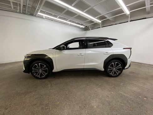 Used 2023 Toyota bZ4X Limited image 3