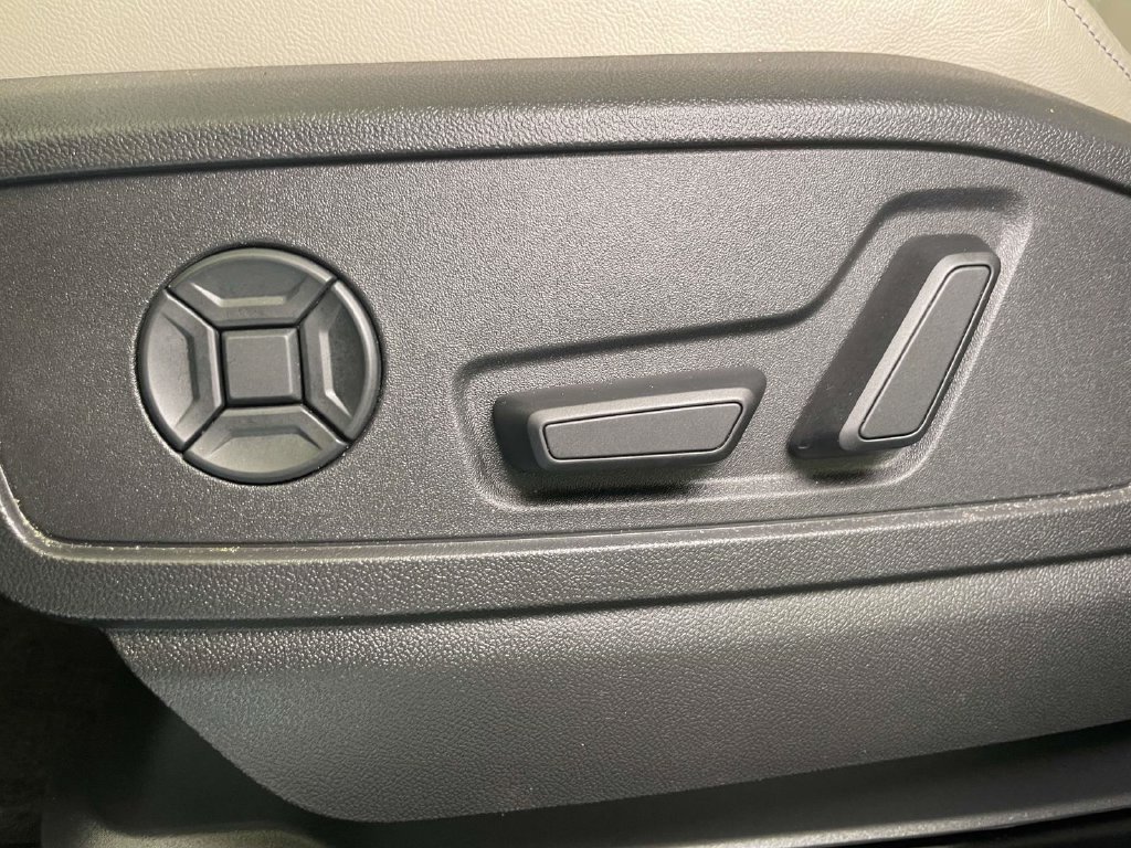 Certified 2025 Audi Q5 Premium w/ Convenience Package AWD/4WD image 17