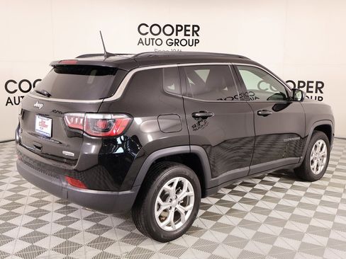 Used 2024 Jeep Compass Latitude w/ Convenience Group image 20