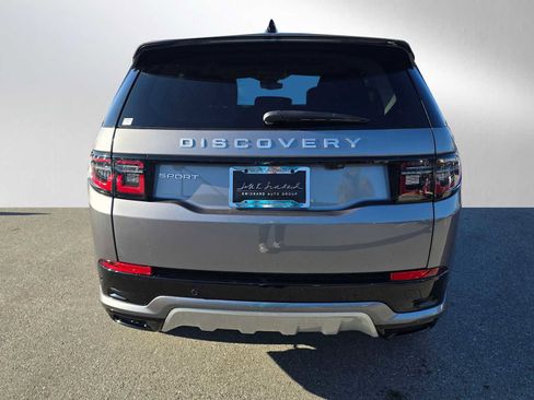 Used 2025 Land Rover Discovery Sport S image 4
