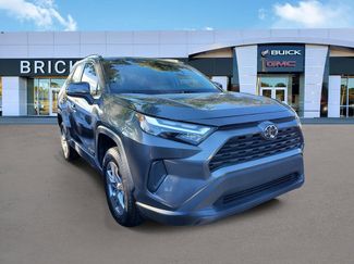 Used 2022 Toyota RAV4 XLE video 2