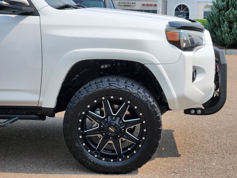 Used 2017 Toyota 4Runner SR5 Premium AWD/4WD image 7
