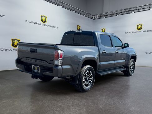 Used 2022 Toyota Tacoma TRD Sport w/ Technology Package RWD image 5