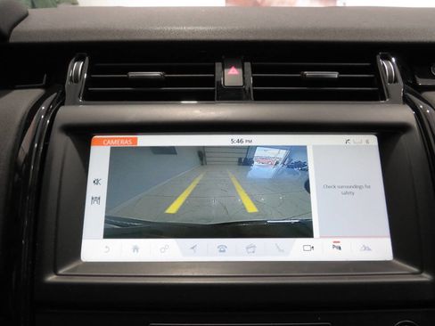 Used 2018 Land Rover Discovery SE AWD/4WD image 23