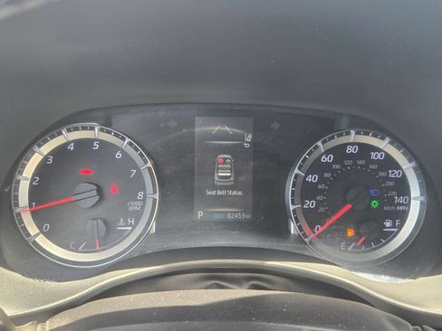 Used 2021 Toyota Highlander LE FWD image 23