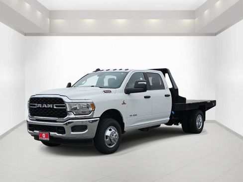 Used 2024 RAM 3500 SLT w/ Quick Order Package 2YG SLT AWD/4WD image 3