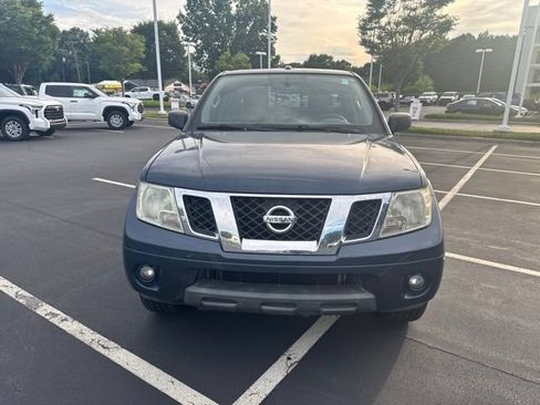 Used 2015 Nissan Frontier SV w/ SV Value Truck Package AWD/4WD image 10