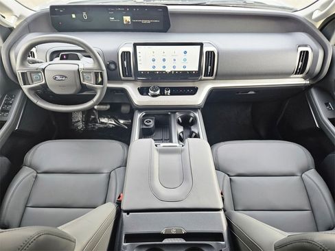 New 2026 Ford Expedition Active image 8