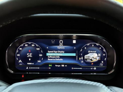Used 2022 Chevrolet Suburban High Country AWD/4WD image 46