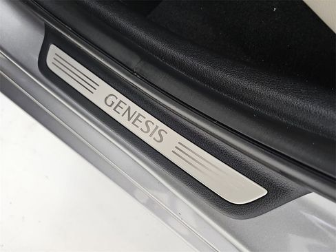 Used 2021 Genesis G70 2.0T image 19