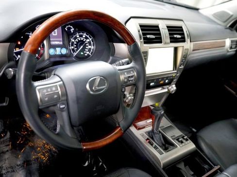 Used 2011 Lexus GX 460 image 5