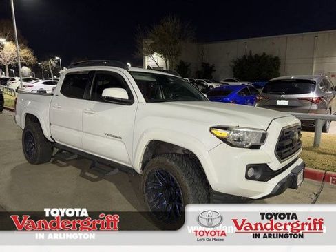 Used 2018 Toyota Tacoma SR5 image 1
