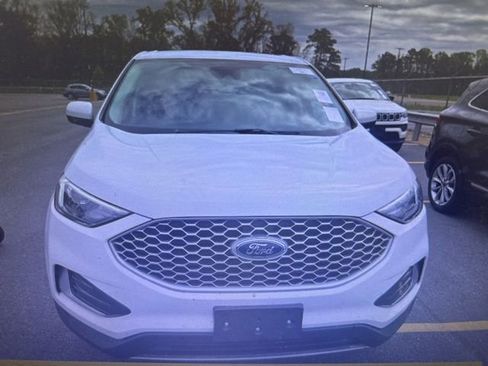 Used 2024 Ford Edge SEL image 2