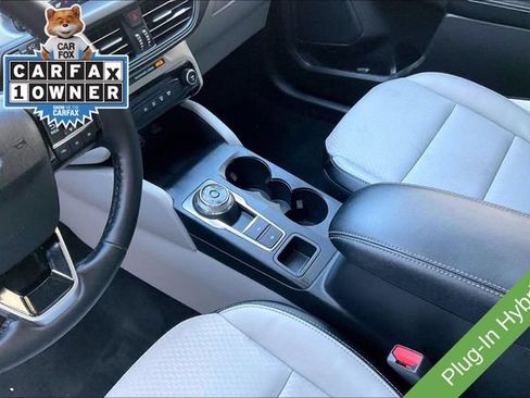 Used 2025 Ford Escape SE FWD image 17
