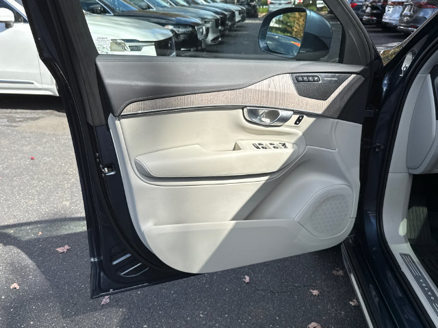 Used 2024 Volvo XC90 B6 Ultimate w/ Protection Package Premier AWD/4WD image 9