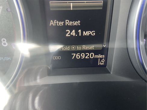 Used 2018 Toyota Highlander XLE AWD/4WD image 10