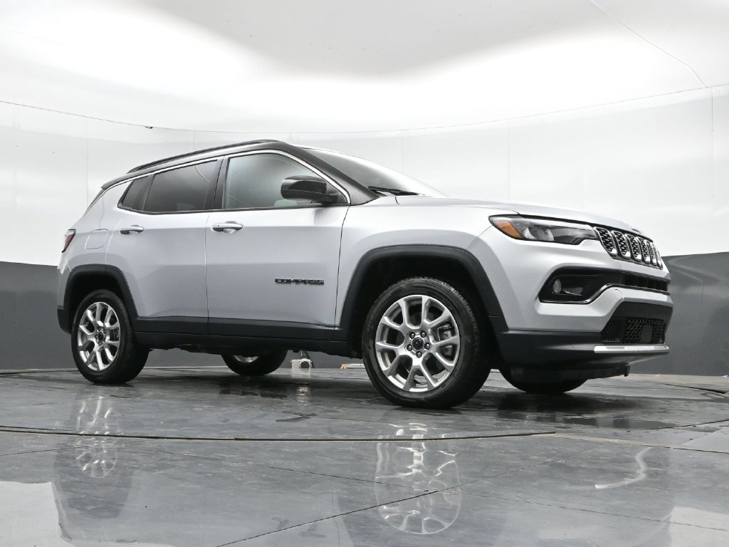 Used 2025 Jeep Compass Limited AWD/4WD image 43