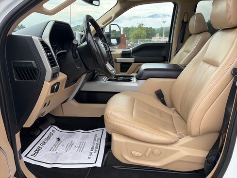 Used 2021 Ford F250 Lariat w/ Lariat Ultimate Package AWD/4WD image 18