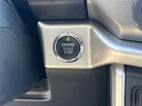 Used 2022 Ford Expedition XLT image 25