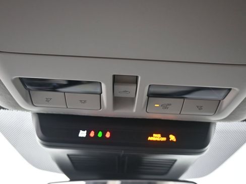 Used 2025 MAZDA MAZDA3 s image 12