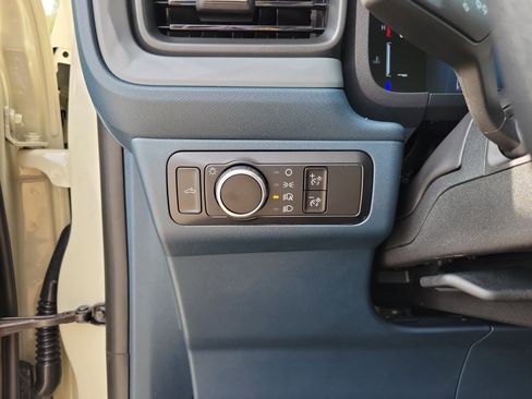 New 2025 Ford Maverick XL w/ Equipment Group 102A image 28