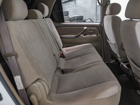 Used 2004 Toyota Sequoia SR5 image 32