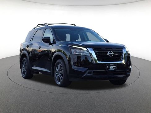 Used 2024 Nissan Pathfinder SV AWD/4WD image 3