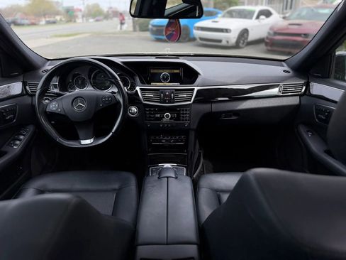 Used 2010 Mercedes-Benz E 350 4MATIC Sedan image 14
