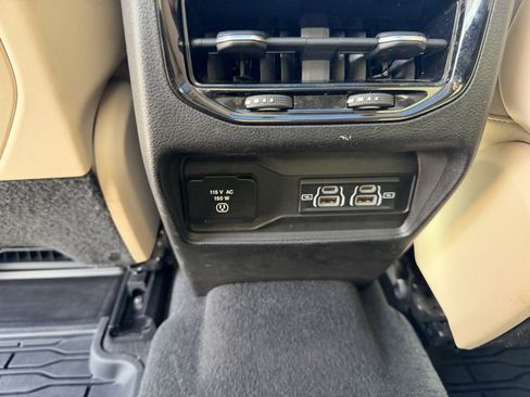 Used 2021 Jeep Grand Cherokee L Limited w/ Trailer Tow Group (B) image 31